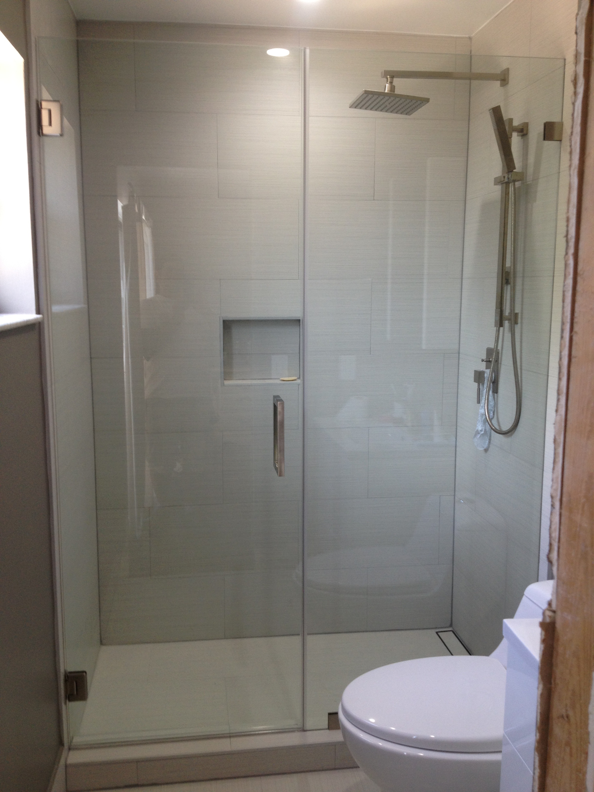 Bathroom shower 2024 glass door